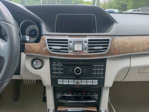 Used 2016 Mercedes-Benz E 350 Sedan image 9