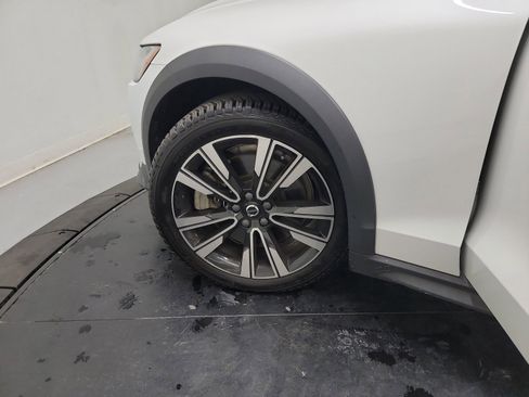 Used 2021 Volvo V60 T5 Cross Country AWD/4WD image 30