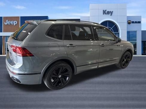 Used 2024 Volkswagen Tiguan SE R-Line AWD/4WD image 8