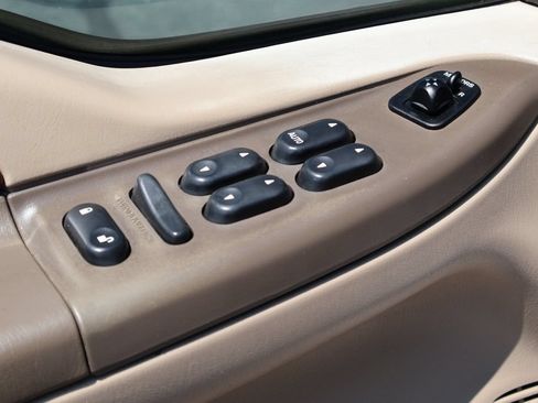 Used 2002 Ford F350 Lariat AWD/4WD image 13