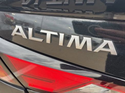 Used 2023 Nissan Altima 2.5 SR w/ SR Premium Package image 8