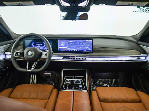 Certified 2023 BMW 760i xDrive w/ Luxury Rear Seating Package AWD/4WD image 16