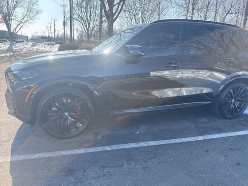 Used 2025 BMW X5 M60i w/ Executive Package image 4