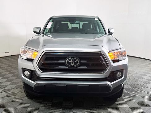 Used 2023 Toyota Tacoma SR5 AWD/4WD image 8