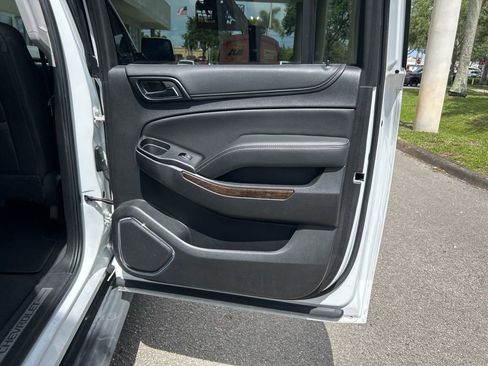 Used 2019 Chevrolet Suburban LT RWD image 33