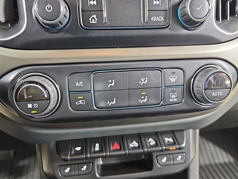 Used 2022 Chevrolet Colorado Z71 image 31