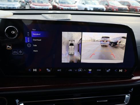 New 2026 Chevrolet Traverse Z71 image 10