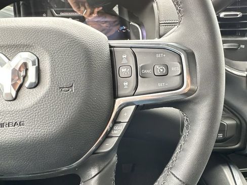Used 2025 RAM 2500 Laramie AWD/4WD image 18