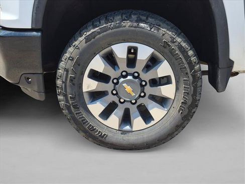 Used 2022 Chevrolet Silverado 2500 Custom w/ Custom Convenience Package AWD/4WD image 14