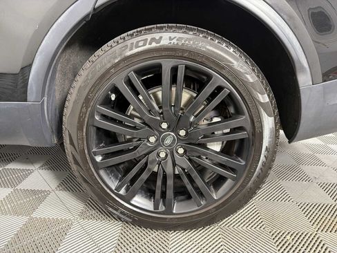 Used 2017 Land Rover Discovery HSE AWD/4WD image 18