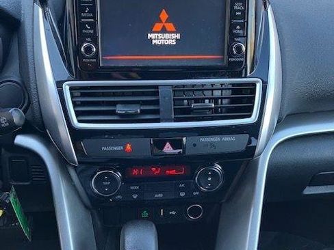Used 2020 Mitsubishi Eclipse Cross ES FWD image 17
