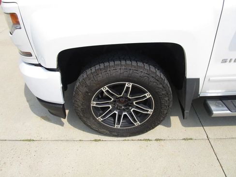 Used 2018 Chevrolet Silverado 1500 LT w/ All Star Edition AWD/4WD image 20