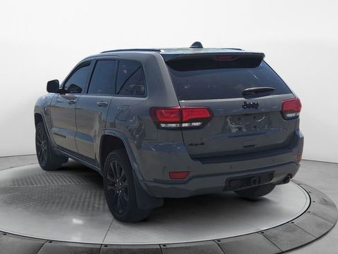 Used 2020 Jeep Grand Cherokee Altitude image 3