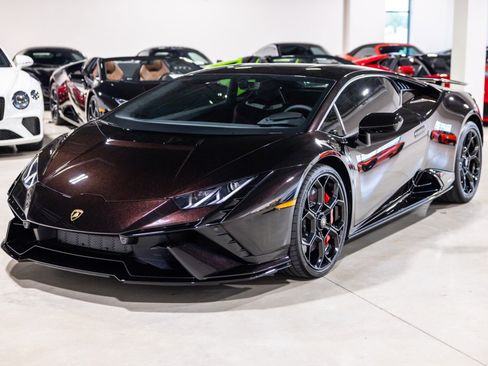Used 2024 Lamborghini Huracan Tecnica RWD image 12