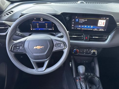 Used 2025 Chevrolet TrailBlazer LT FWD image 27