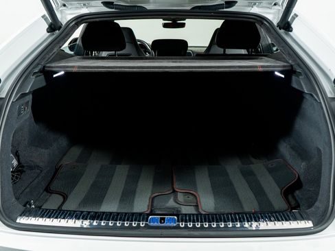 Used 2020 Lamborghini Urus image 54