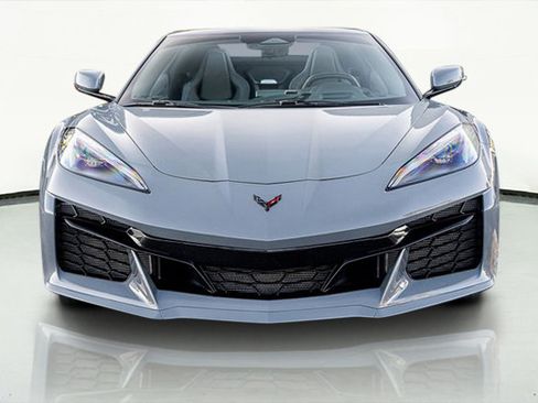 Used 2025 Chevrolet Corvette Z06 image 23