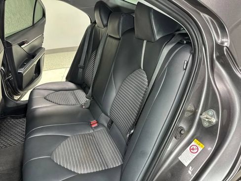 Used 2019 Toyota Camry Hybrid FWD image 26