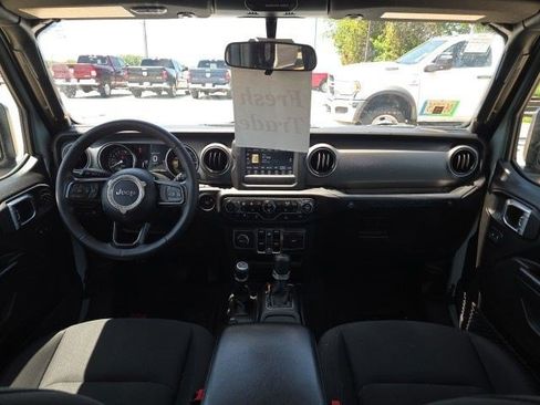 Used 2023 Jeep Wrangler Unlimited w/ Cold Weather Group AWD/4WD image 15