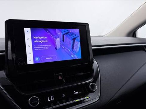 Used 2024 Toyota Corolla LE FWD image 28