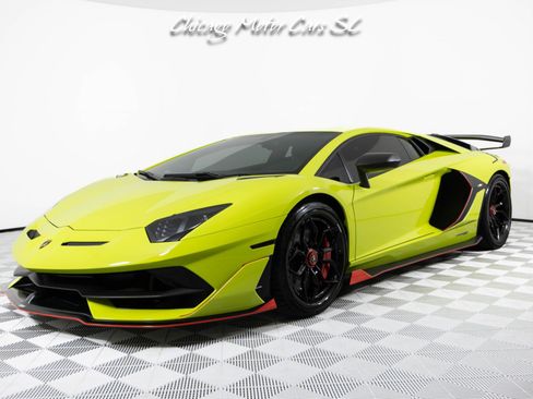 Used 2019 Lamborghini Aventador SVJ AWD/4WD image 2
