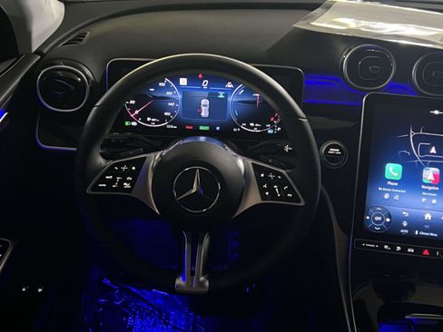 Used 2025 Mercedes-Benz GLC 350e 4MATIC image 31