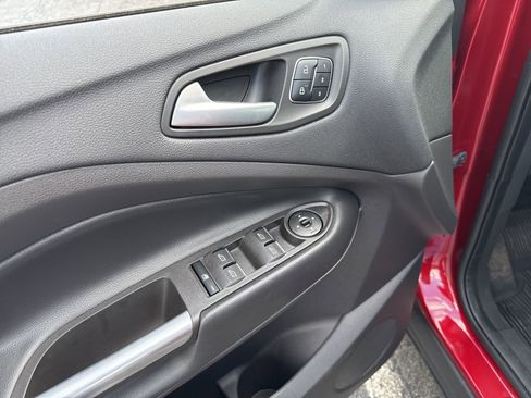 Used 2019 Ford Escape Titanium AWD/4WD image 18