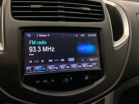 Used 2016 Chevrolet Trax LT w/ LT Convenience Package image 28