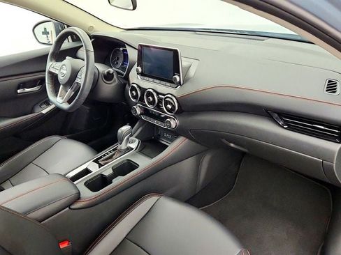 Used 2025 Nissan Sentra SR w/ SR Premium Package FWD image 24