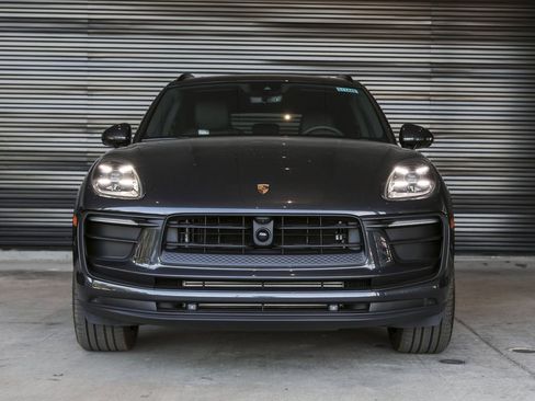 Certified 2026 Porsche Macan AWD/4WD image 10