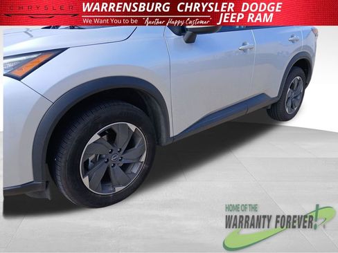 Used 2024 Nissan Rogue SV AWD/4WD image 31