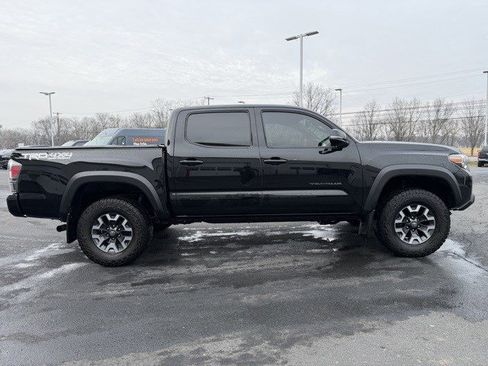 Used 2021 Toyota Tacoma TRD Off-Road w/ Technology Package image 8