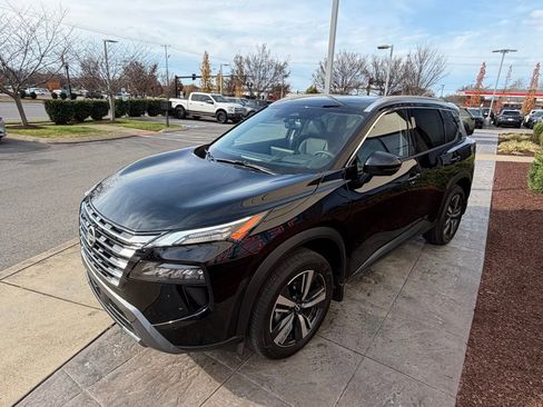 Used 2025 Nissan Rogue SL w/ SL Premium Package image 8