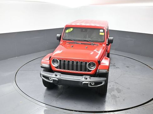 Used 2025 Jeep Wrangler Unlimited Sahara AWD/4WD image 45