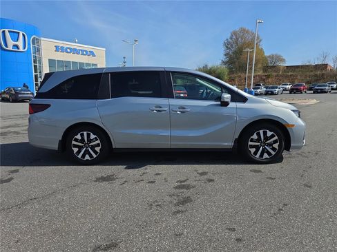 New 2026 Honda Odyssey EX-L image 7