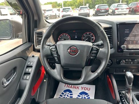 Used 2022 Nissan Frontier PRO-4X w/ Technology Package AWD/4WD image 19