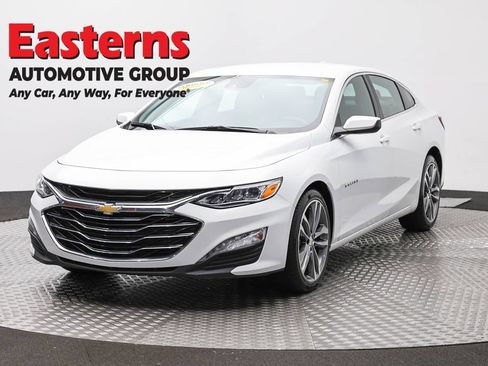 Used 2024 Chevrolet Malibu LT FWD image 1