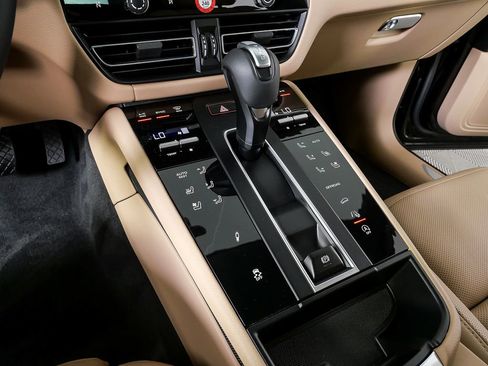 New 2026 Porsche Macan S AWD/4WD image 19