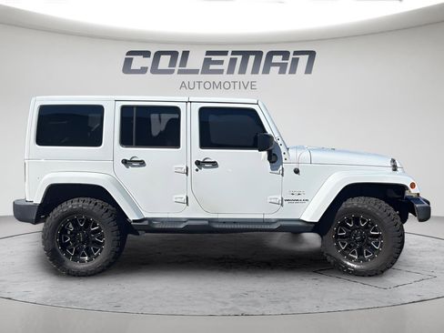 Used 2016 Jeep Wrangler Unlimited Sahara w/ Connectivity Group AWD/4WD image 6