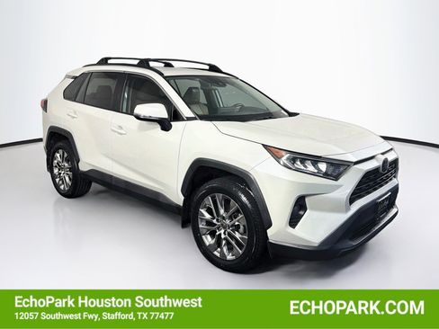 Used 2021 Toyota RAV4 XLE Premium FWD image 1