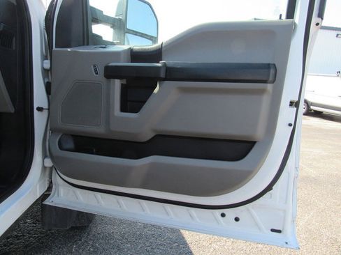 Used 2019 Ford F550 4x4 Regular Cab Super Duty w/ Power Equipment Group image 11