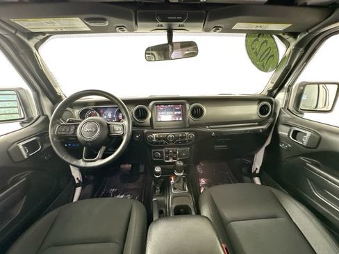 Used 2023 Jeep Wrangler Unlimited w/ Cold Weather Group AWD/4WD image 3