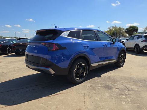 New 2026 Kia Sportage EX image 8