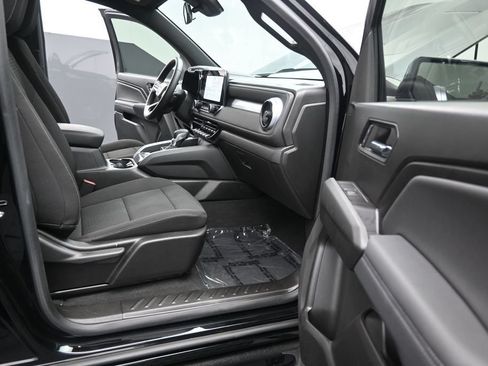 Used 2024 Chevrolet Colorado LT w/ LT Convenience Package RWD image 17
