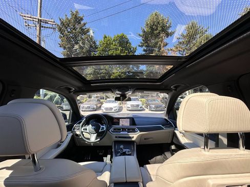 Used 2022 BMW X5 xDrive40i w/ M Sport Package AWD/4WD image 9