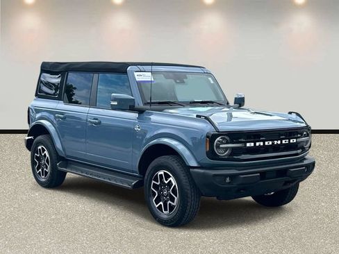 Certified 2025 Ford Bronco Outer Banks AWD/4WD image 3