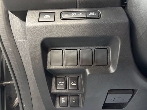 Used 2024 Nissan Frontier PRO-4X w/ Off-Road Protection Package AWD/4WD image 25