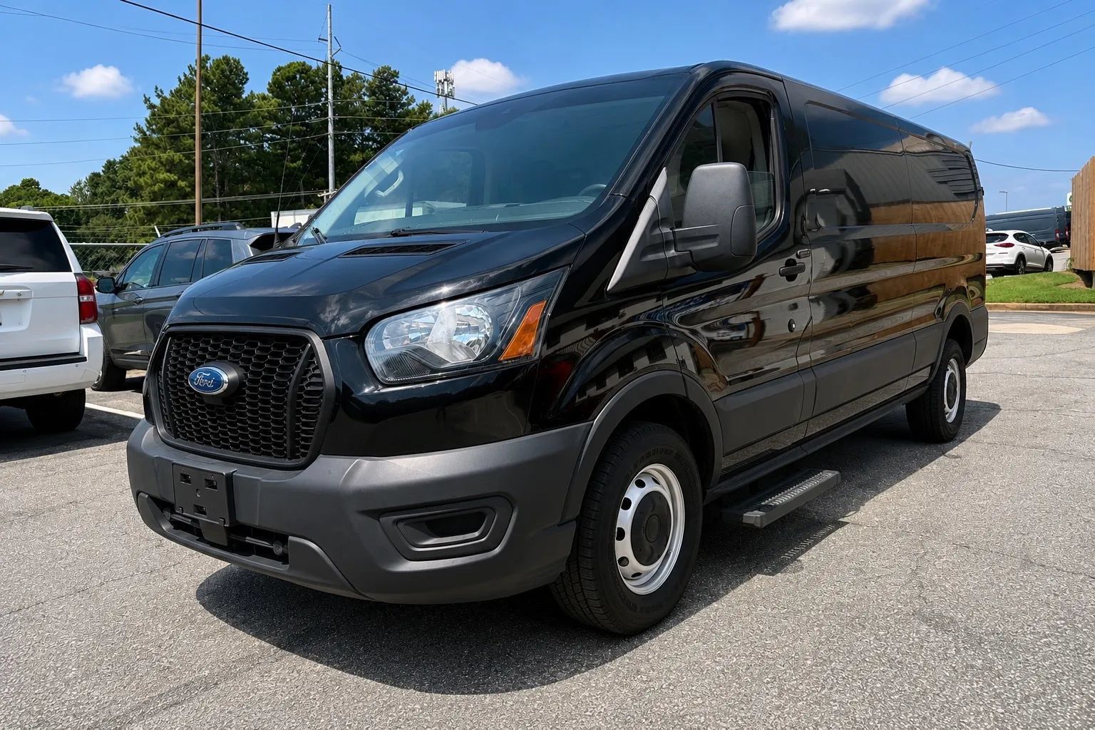 Used 2023 Ford Transit 250 Low Roof RWD image 1