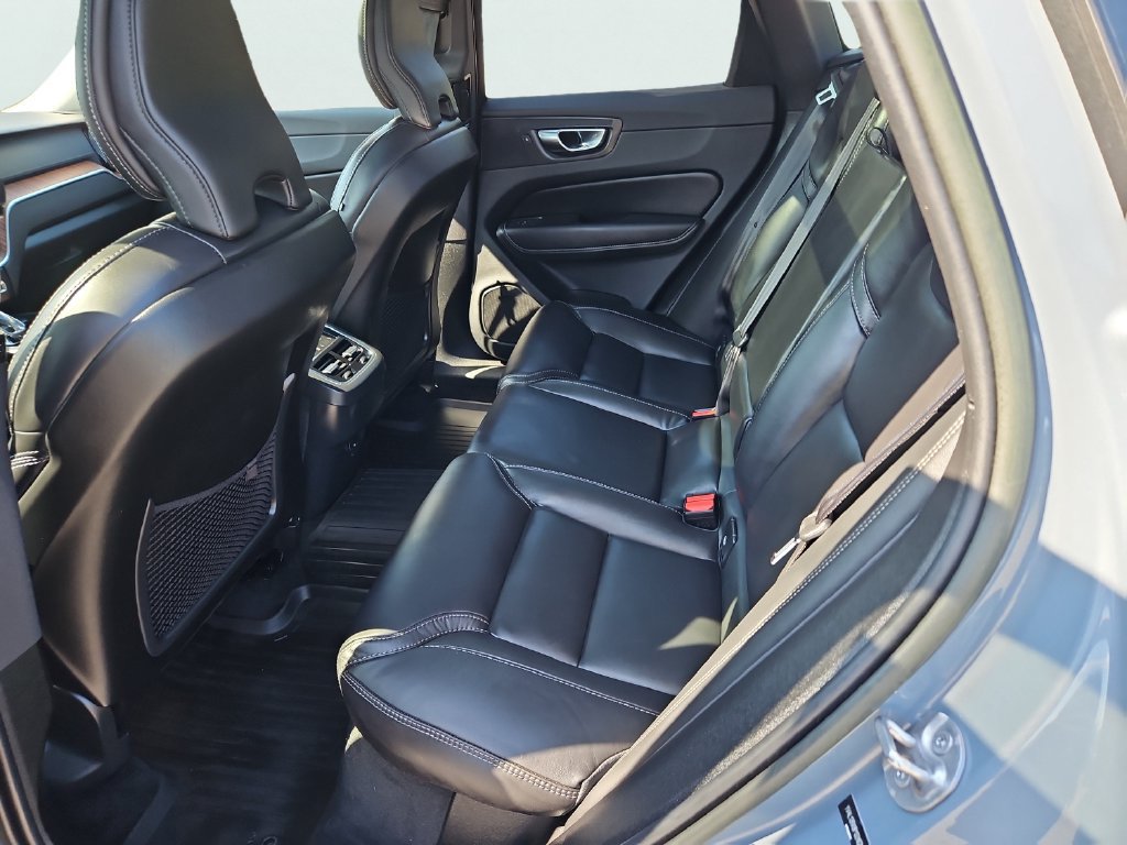 Used 2023 Volvo XC60 B5 Ultimate w/ Climate Package AWD/4WD image 28