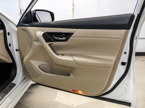 Used 2015 Nissan Altima 3.5 SL FWD image 45